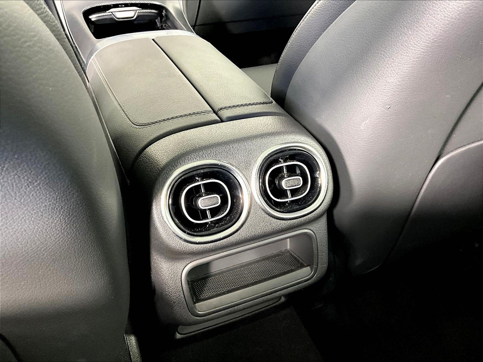 Used 2024 Mercedes-Benz GLC 300 4MATIC image 10