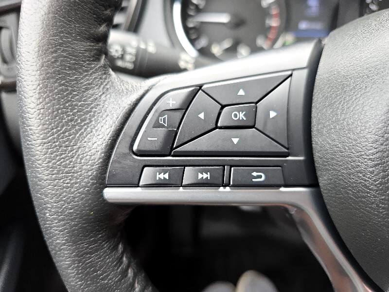 Used 2019 Nissan Rogue SL w/ Premium Package image 13