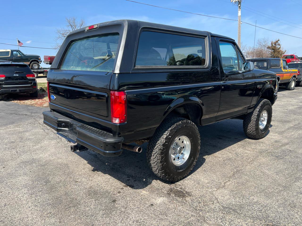 Used 1995 Ford Bronco XLT AWD/4WD image 5