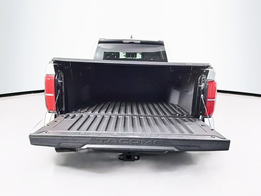 Used 2025 Toyota Tacoma SR5 AWD/4WD image 26