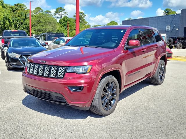 Used 2017 Jeep Grand Cherokee Altitude AWD/4WD image 5