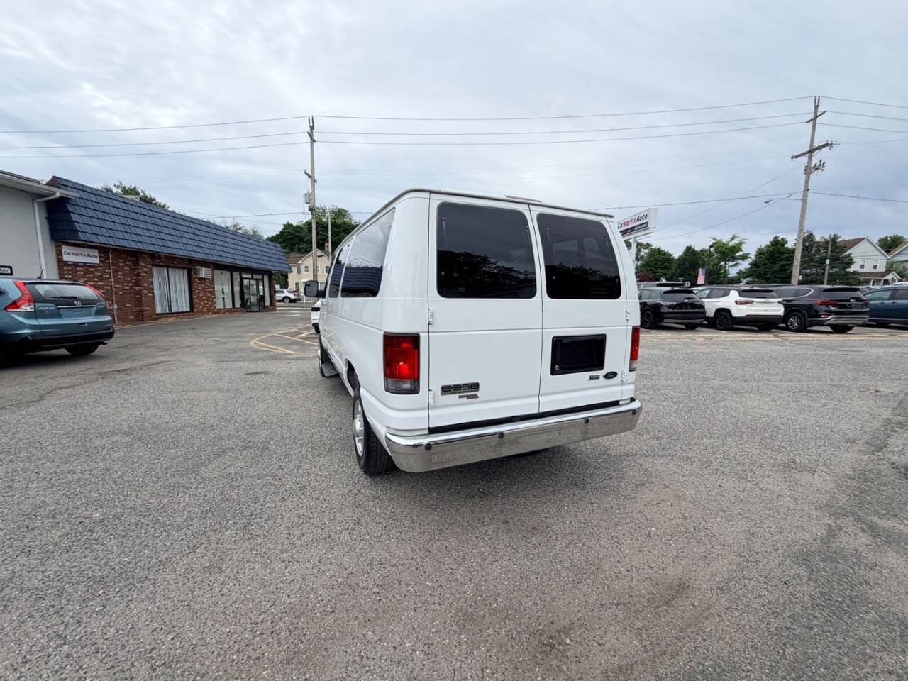 Used 2012 Ford E-350 and Econoline 350 XLT RWD image 18
