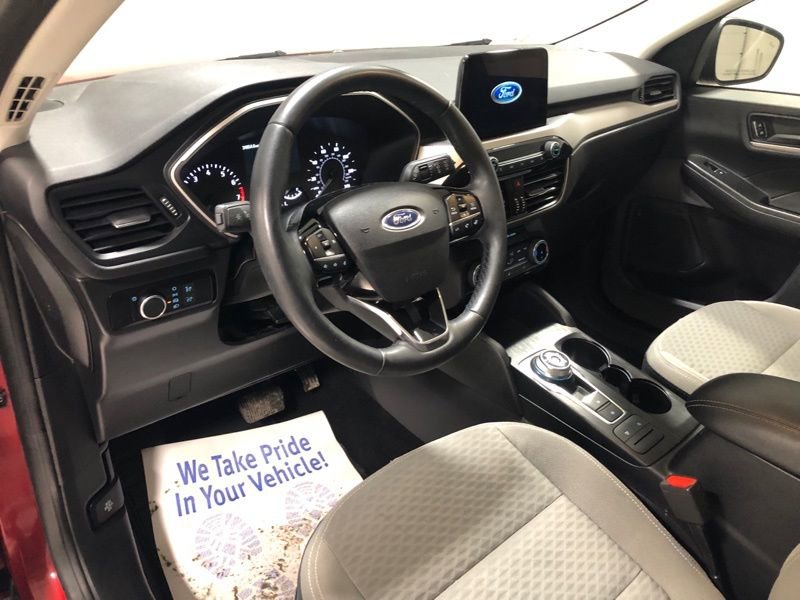 Used 2022 Ford Escape SE w/ Cold Weather Package image 18
