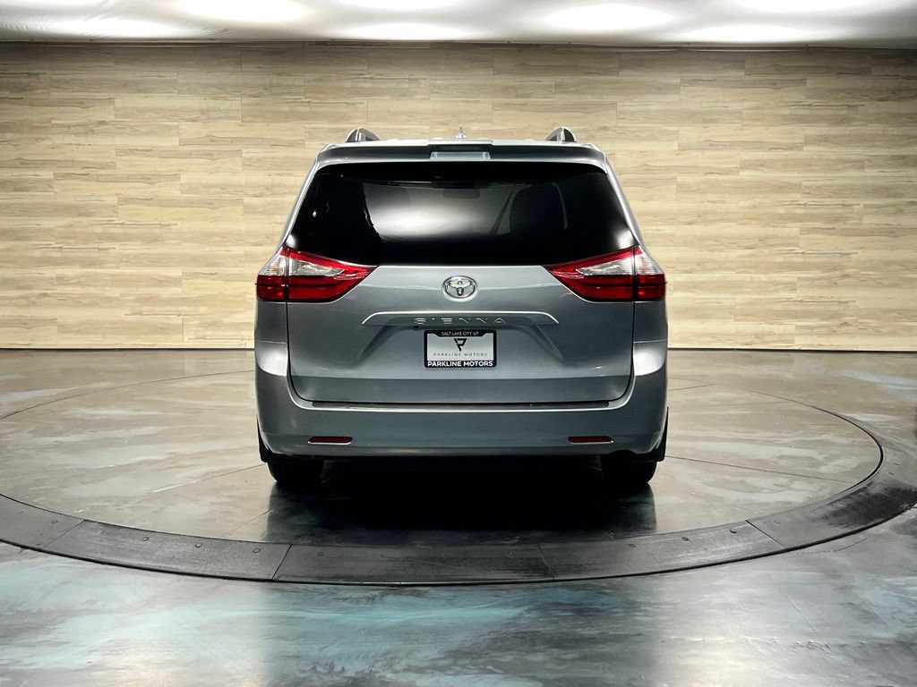Used 2019 Toyota Sienna LE FWD image 19