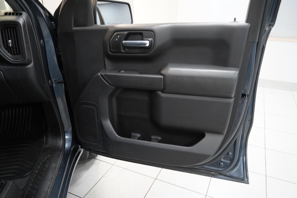 Used 2020 Chevrolet Silverado 1500 Custom w/ Custom Value Package AWD/4WD image 25