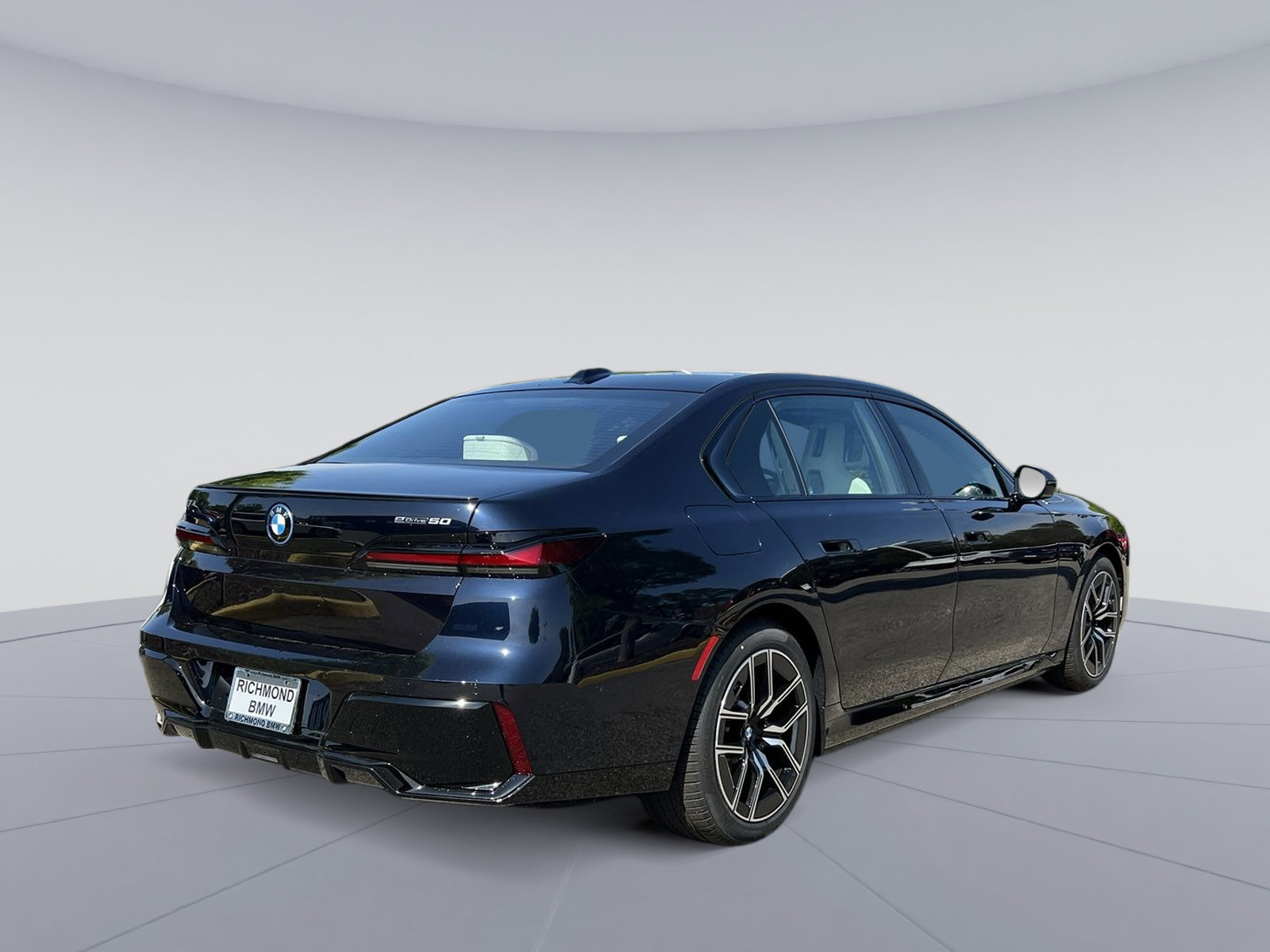 New 2025 BMW i7 eDrive50 w/ Executive Package RWD image 13