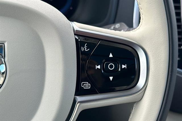 Certified 2025 Volvo XC90 T8 Ultra w/ Protection Package Premier image 29