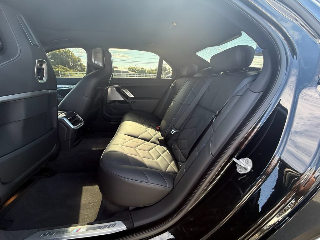 Used 2025 BMW 740i xDrive AWD/4WD image 19