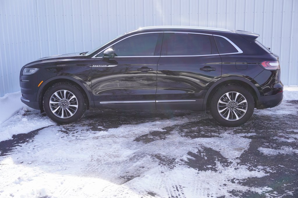 Used 2023 Lincoln Nautilus AWD w/ Premium Package image 3