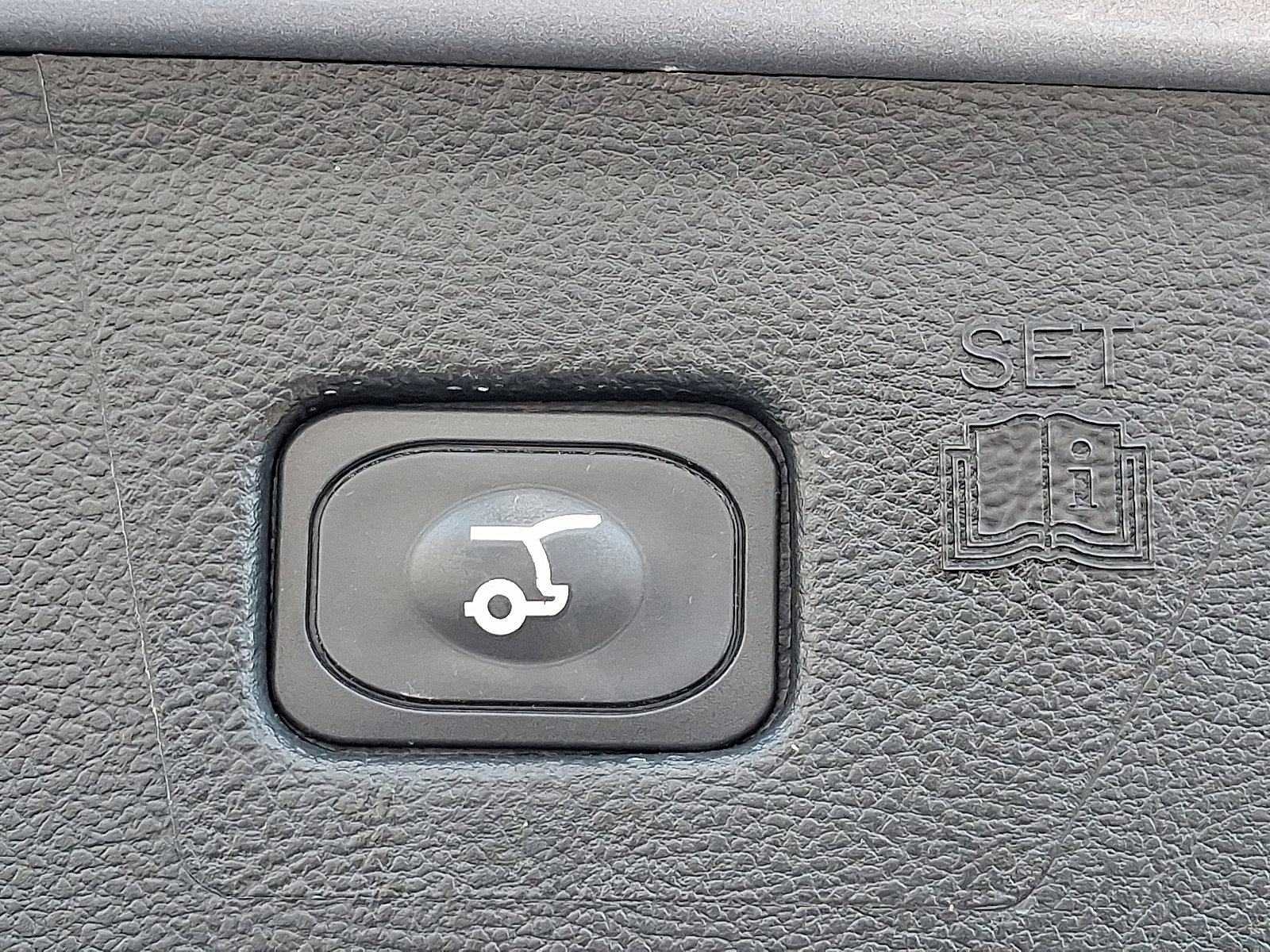 Used 2022 Ford Edge Titanium image 28