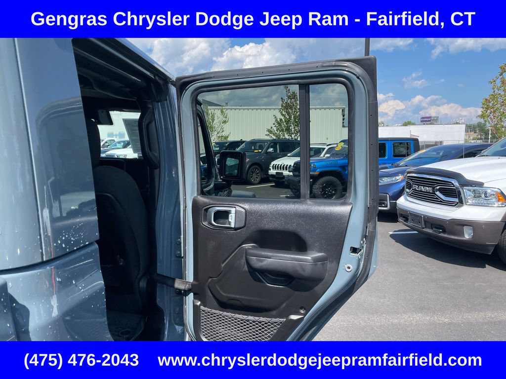 Certified 2025 Jeep Gladiator Mojave w/ Safety Group AWD/4WD image 24