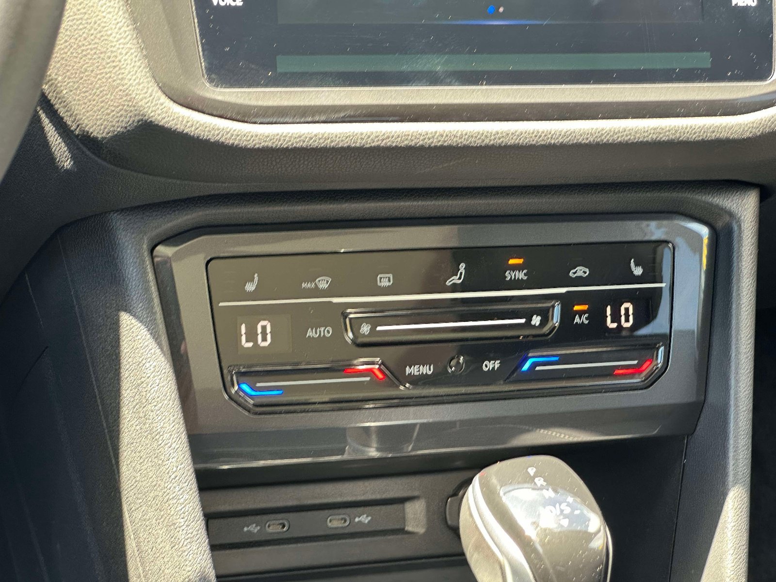 Certified 2022 Volkswagen Tiguan SE FWD image 19