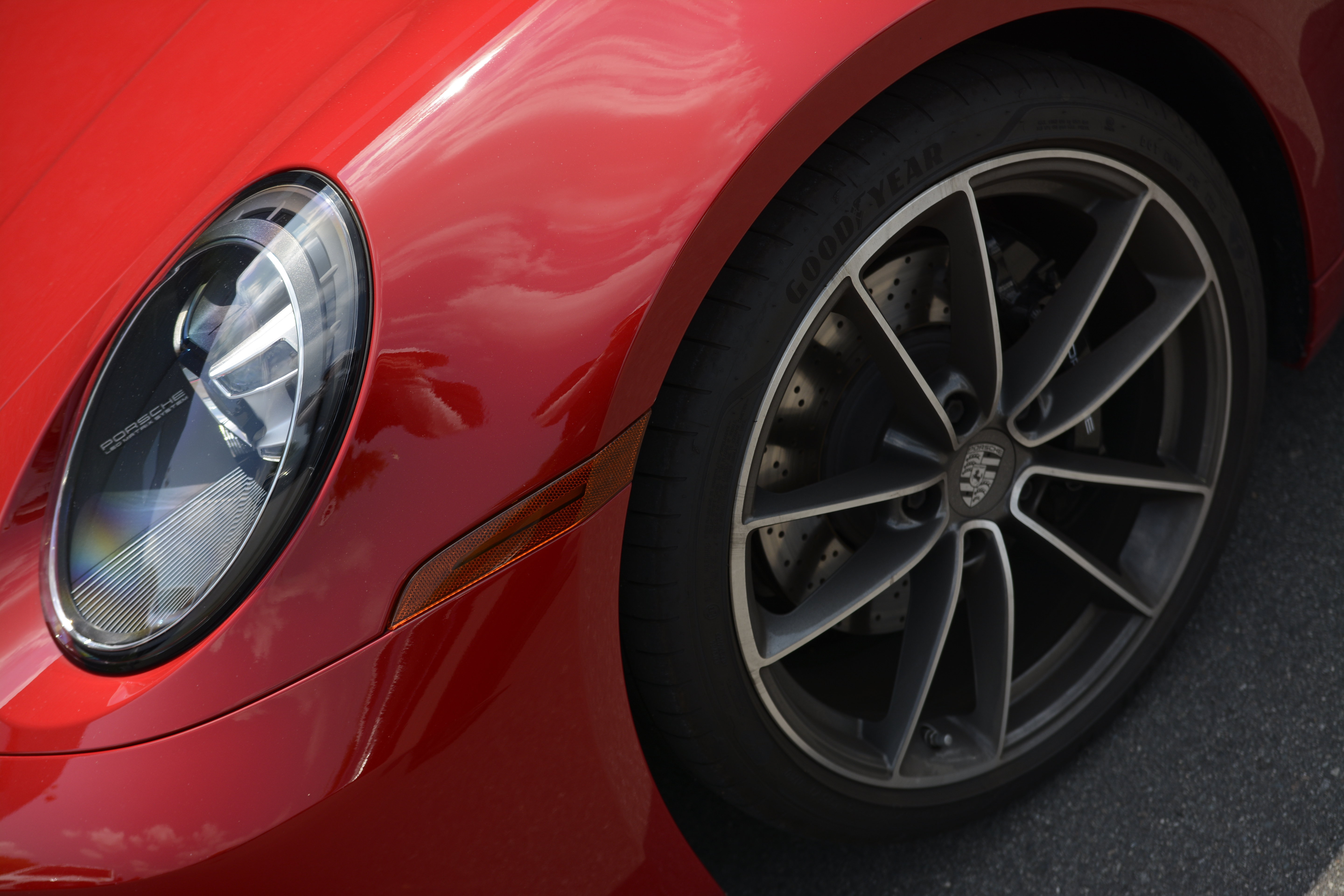 Certified 2022 Porsche 911 Targa 4S AWD/4WD image 32