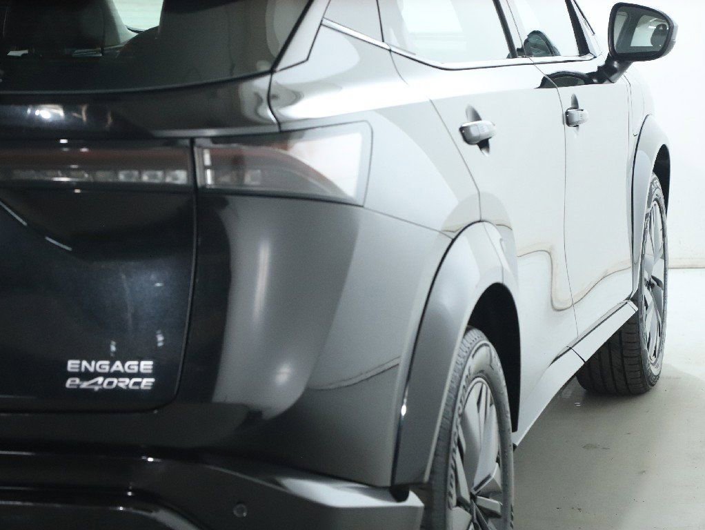 Used 2023 Nissan Ariya AWD image 44