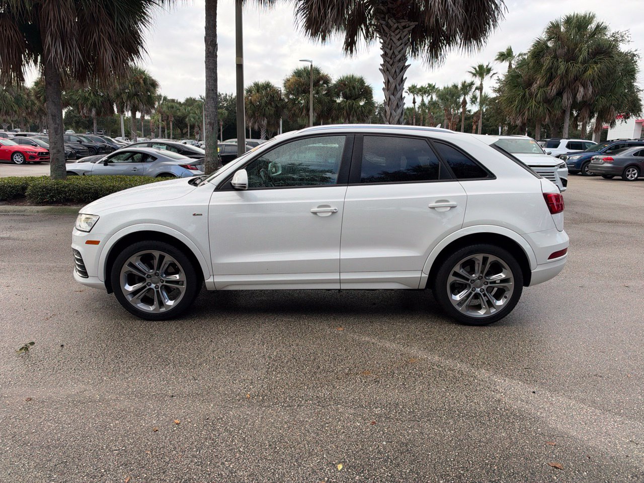 Used 2018 Audi Q3 2.0T Premium w/ Convenience Package FWD image 2