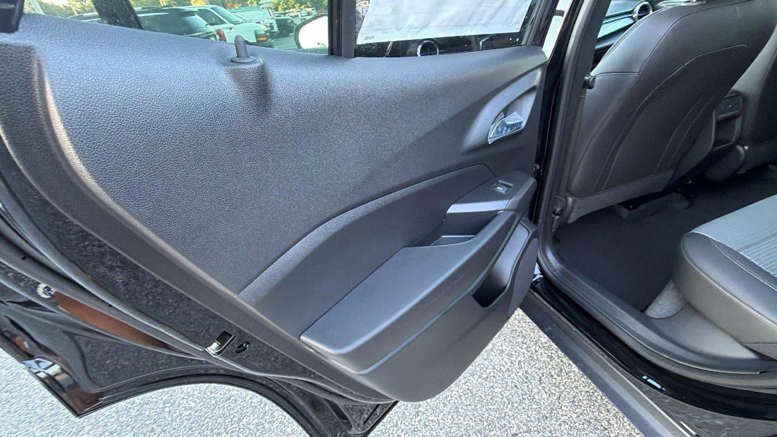 New 2026 Chevrolet Trax LT w/ Driver Confidence Package FWD image 18