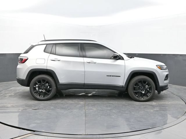 New 2025 Jeep Compass Latitude w/ Convenience Group AWD/4WD image 6