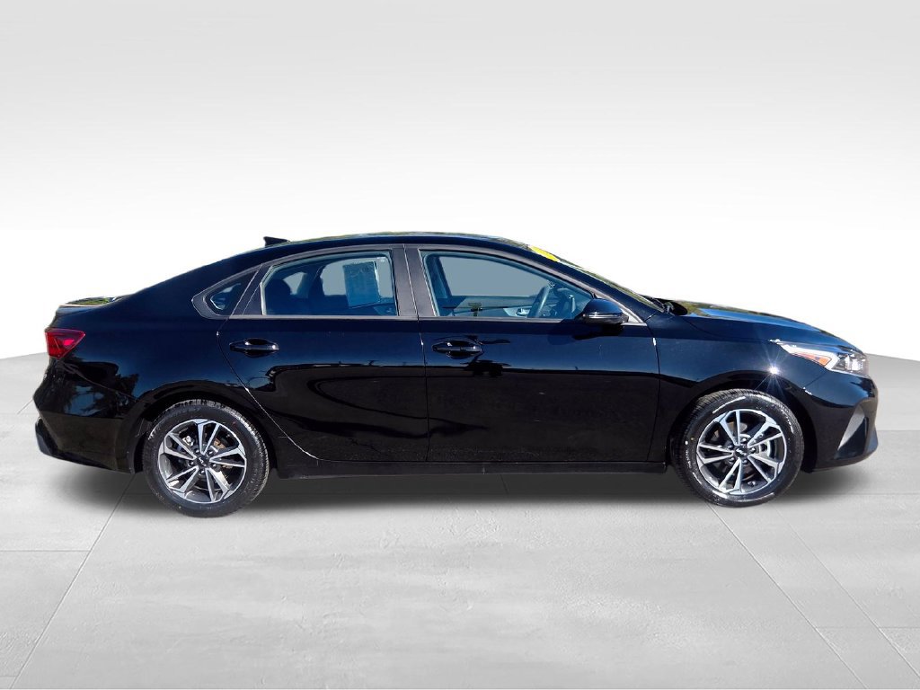 Used 2023 Kia Forte LXS w/ LXS Technology Package FWD image 8