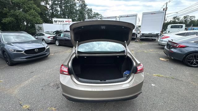 Used 2022 Chevrolet Malibu LT FWD image 17