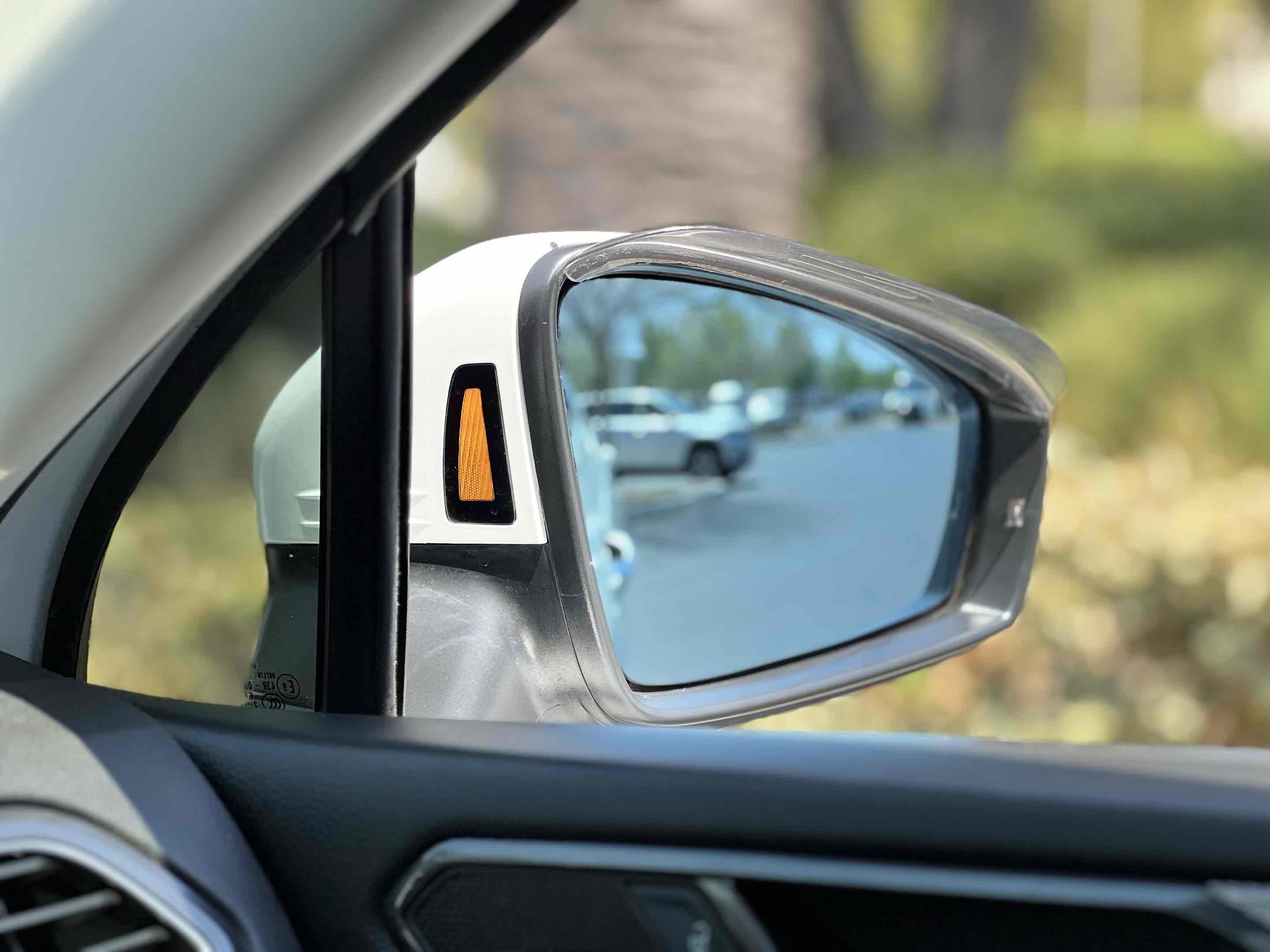 Used 2023 Volkswagen Tiguan SE w/ Panoramic Sunroof Package image 14