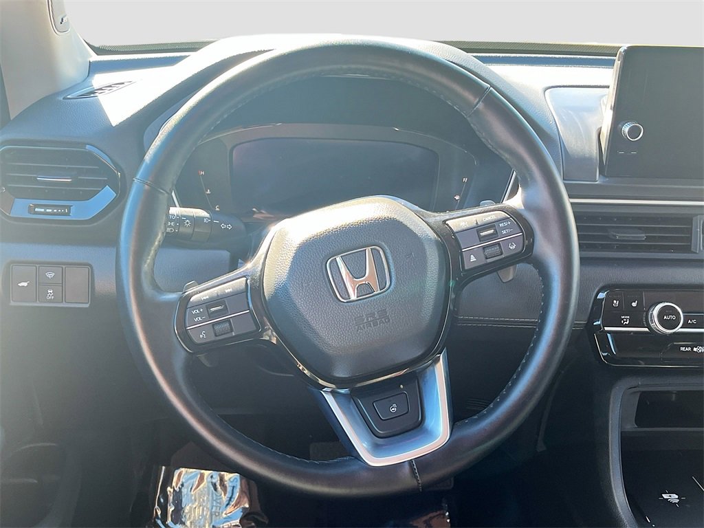 Used 2025 Honda Pilot Elite image 11