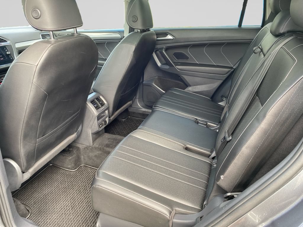 Used 2023 Volkswagen Tiguan SE AWD/4WD image 18