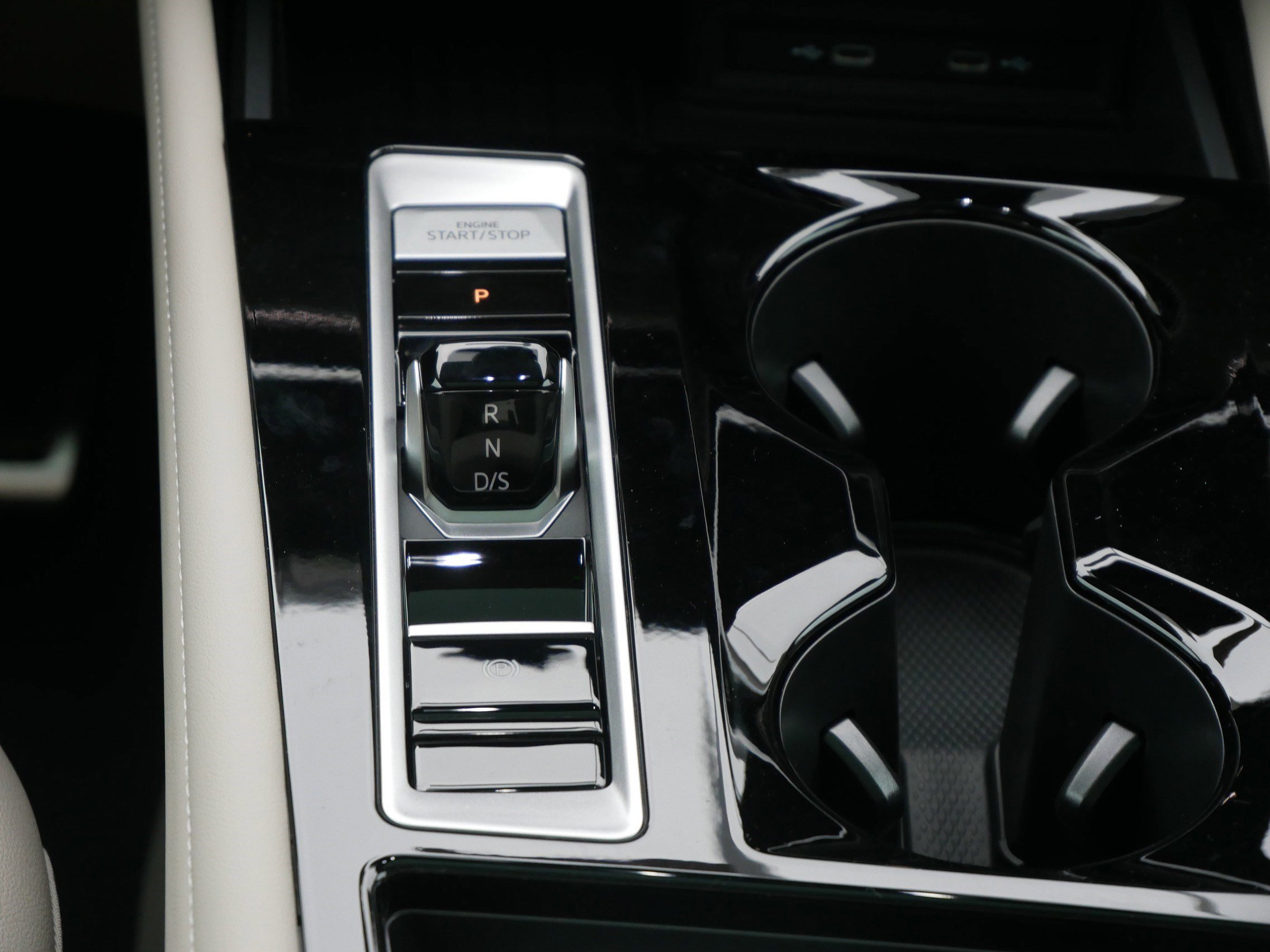 New 2026 Volkswagen Atlas SEL Premium R-Line image 10