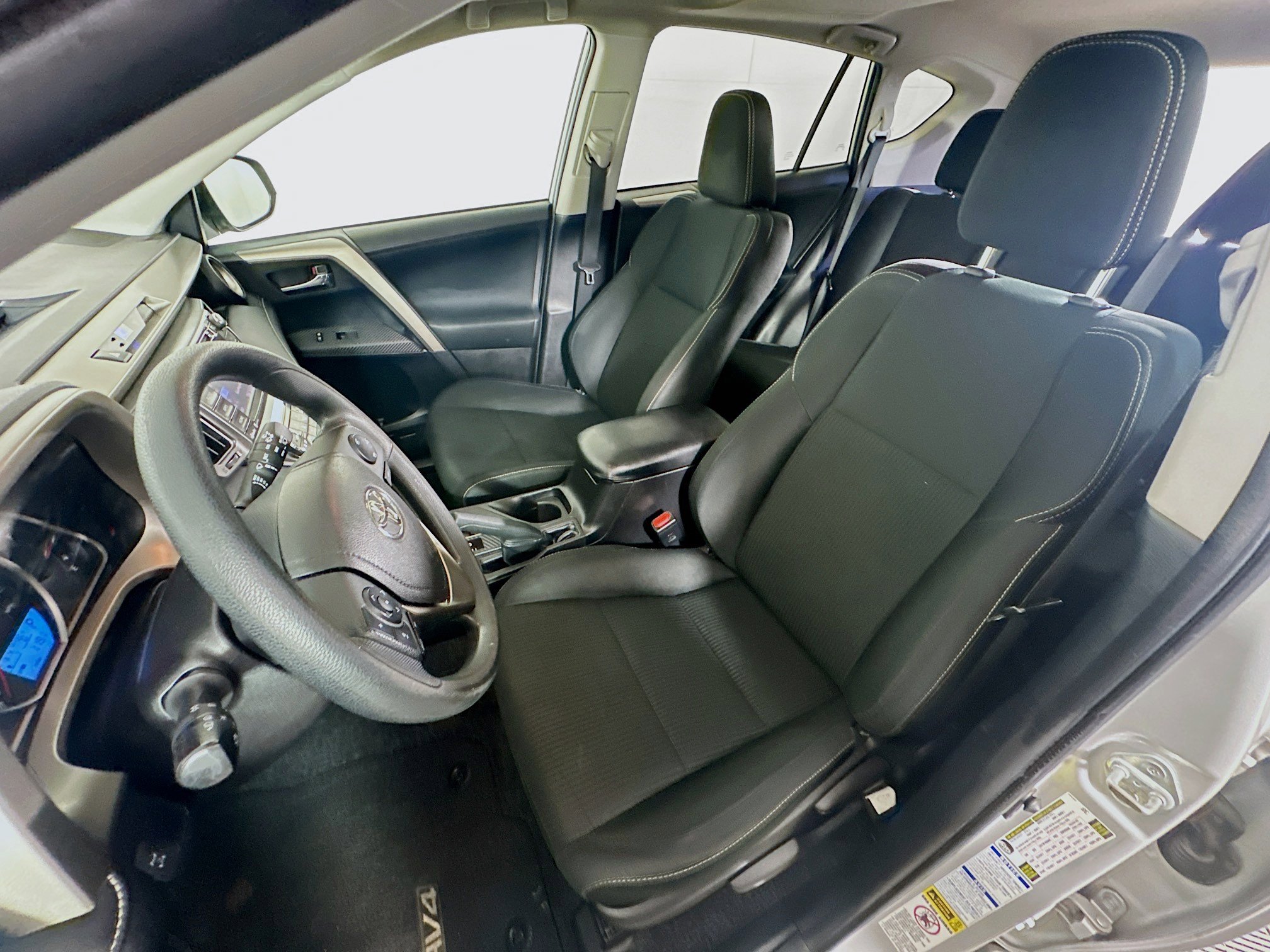 Used 2014 Toyota RAV4 XLE AWD/4WD image 13