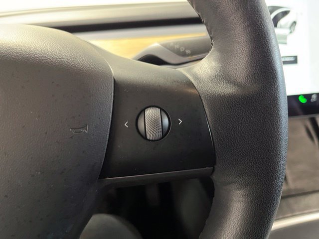 Used 2021 Tesla Model Y Long Range AWD/4WD image 26