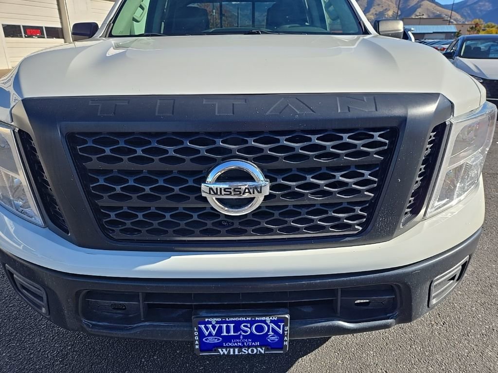 Used 2017 Nissan Titan S image 27
