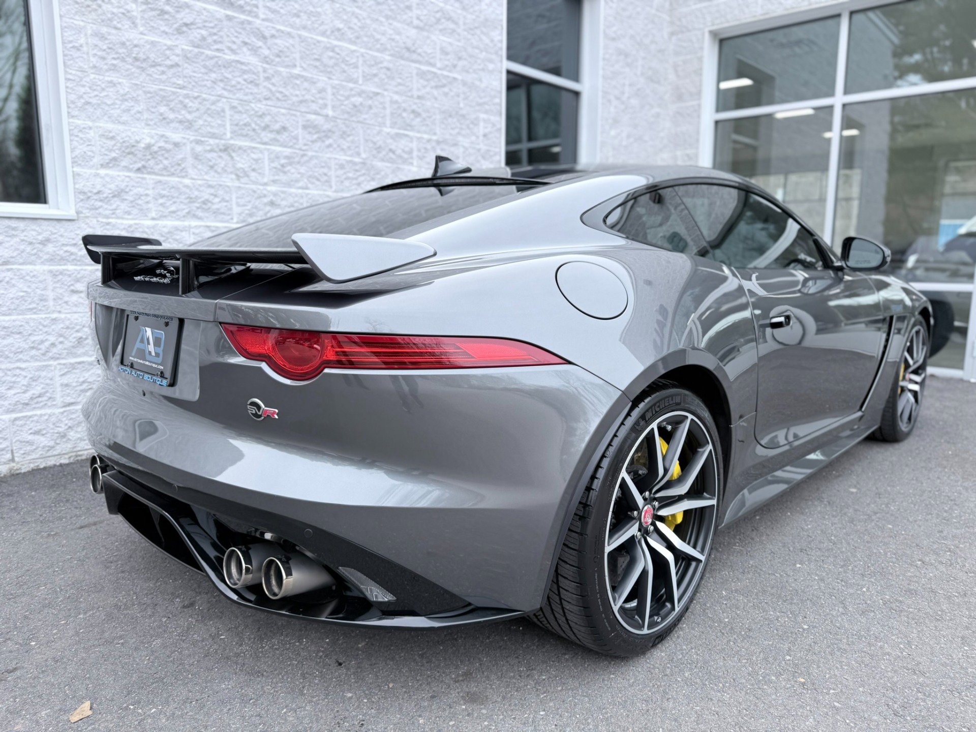 Used 2017 Jaguar F-TYPE SVR image 41