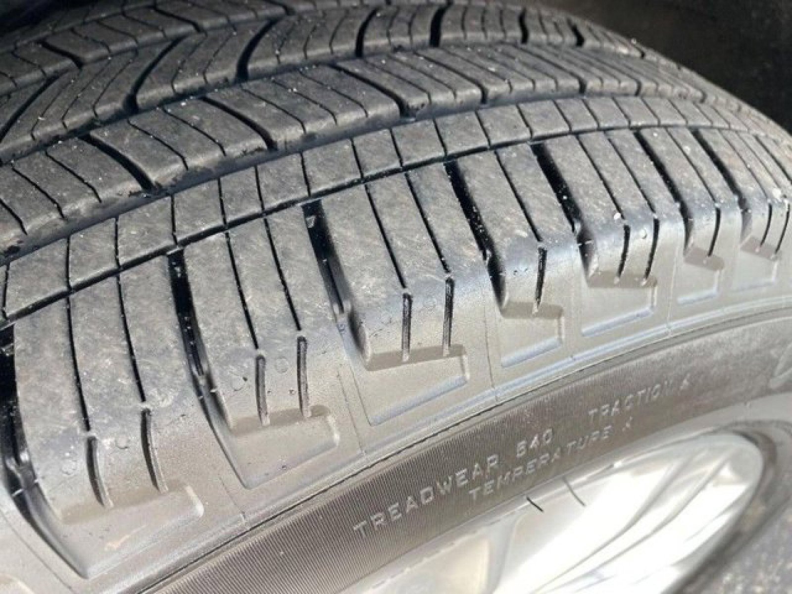 Used 2021 Ford Explorer Limited w/ Equipment Group 301A image 16