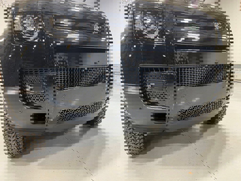 Used 2024 Land Rover Defender 110 S image 11