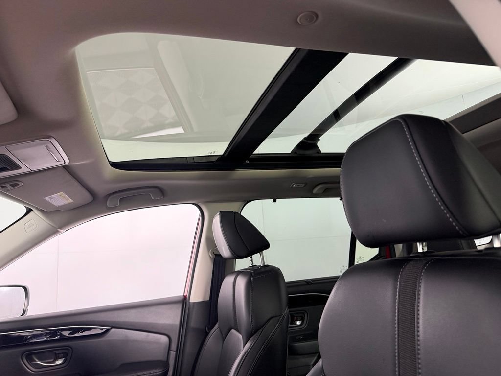 Used 2025 Honda Pilot Touring image 23