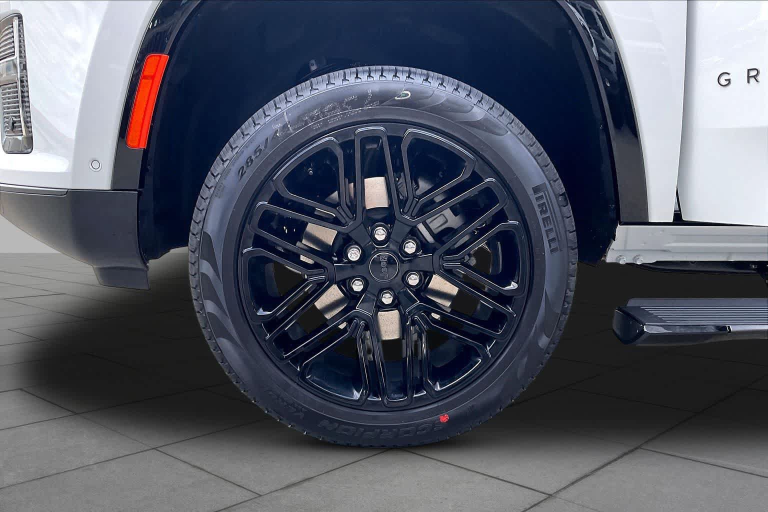 New 2026 Jeep Grand Wagoneer L Limited AWD/4WD image 11