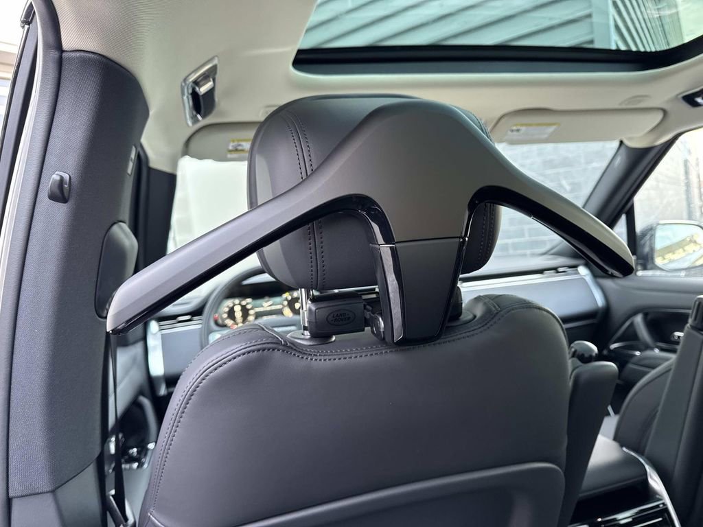 New 2026 Land Rover Range Rover Long Wheelbase SE image 16