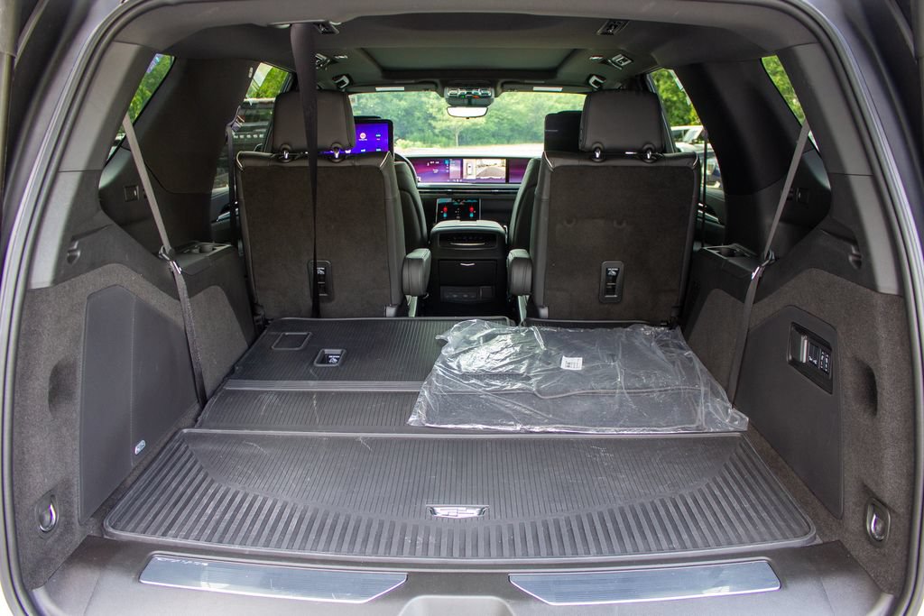 Used 2026 Cadillac Escalade Sport w/ Touring Package AWD/4WD image 24