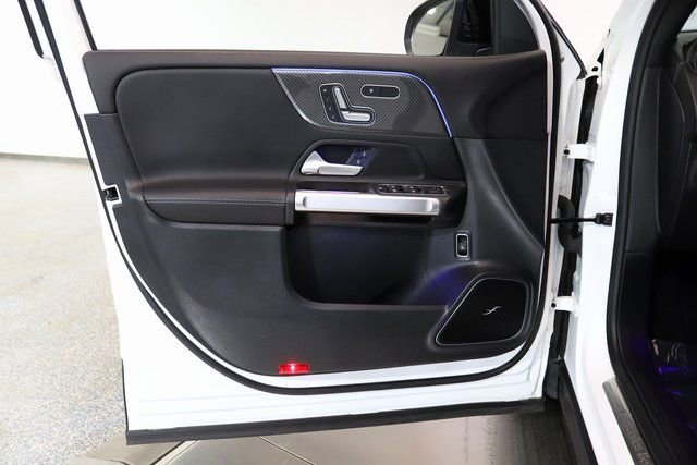 Used 2023 Mercedes-Benz GLB 250 4MATIC image 17