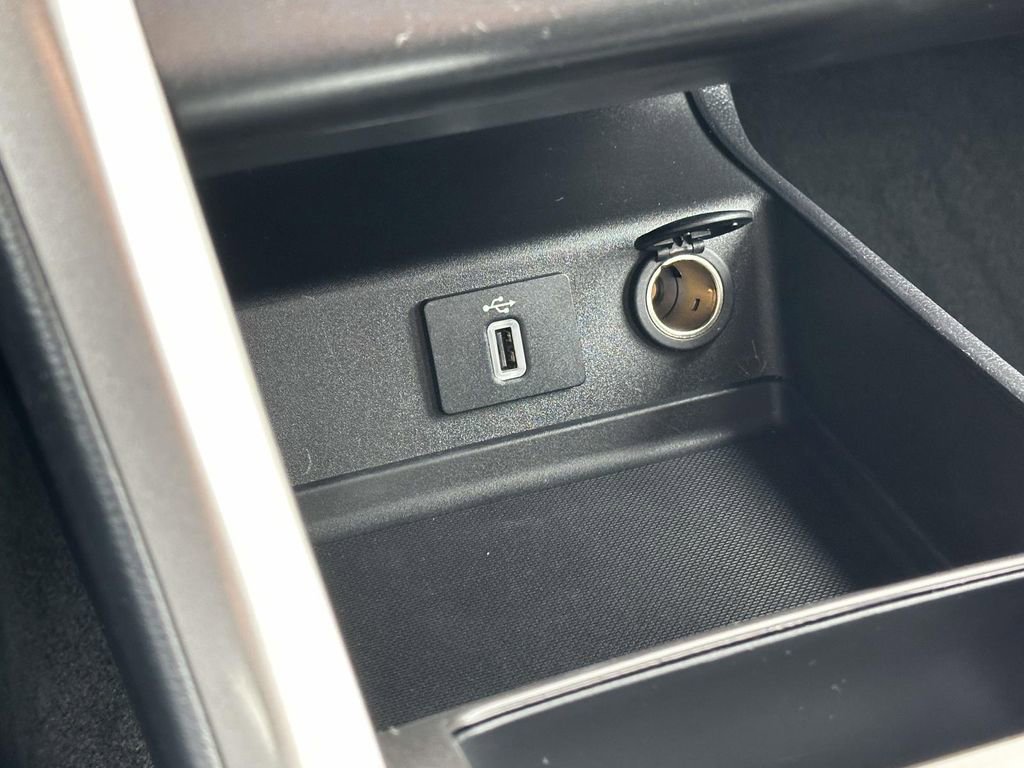 Used 2018 Ford Fusion SE image 29