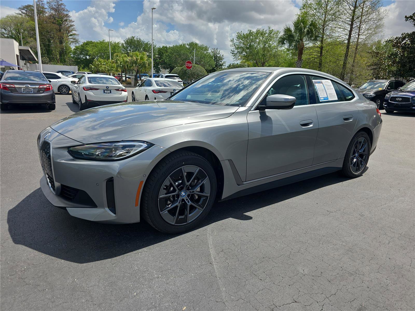 Used 2023 BMW i4 eDrive35 w/ Premium Package image 6