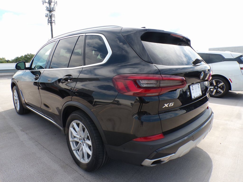 Used 2023 BMW X5 xDrive40i w/ Premium Package image 4