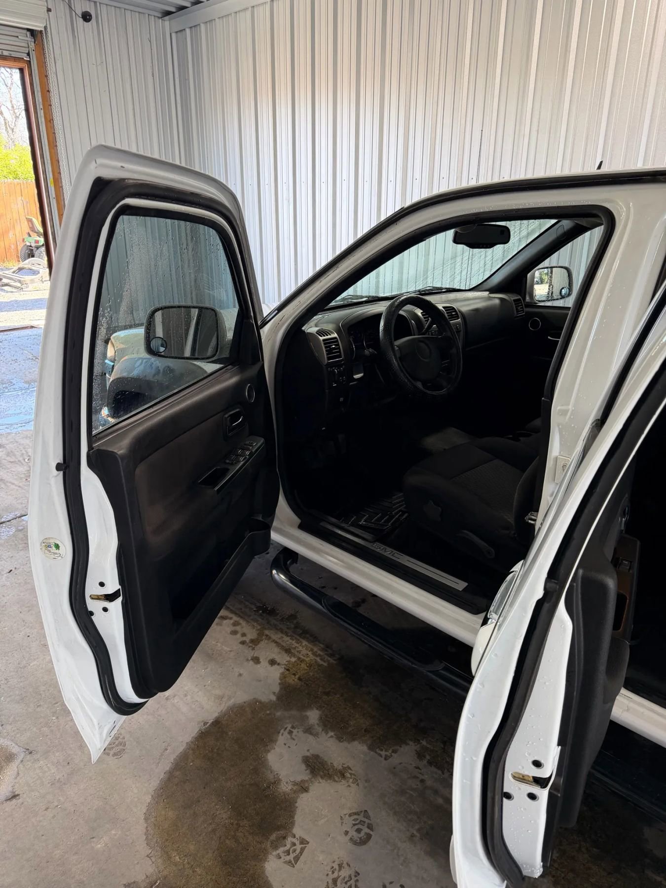 Used 2011 GMC Canyon SLE image 8