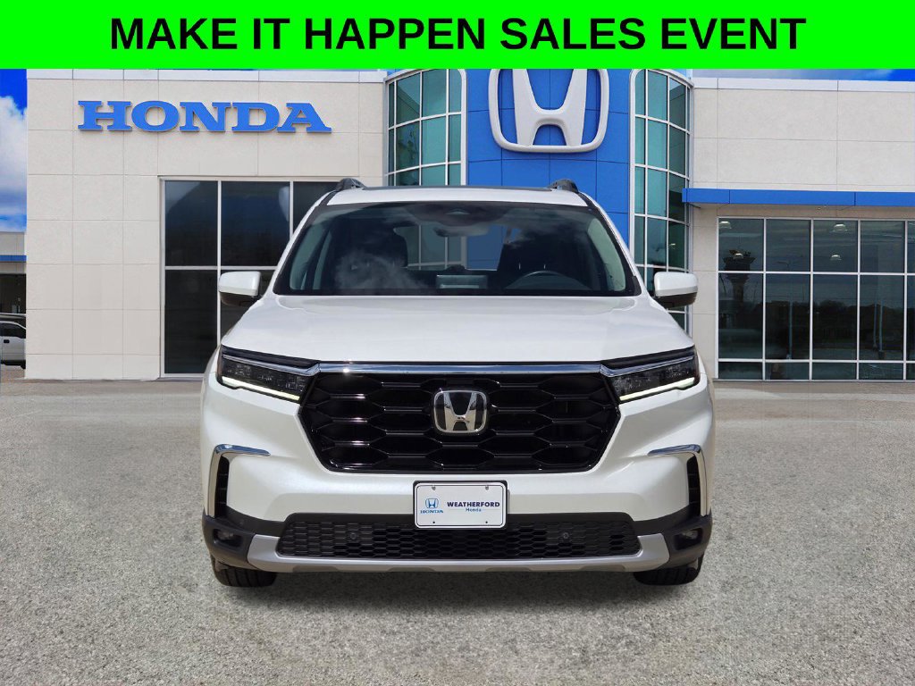 Used 2025 Honda Pilot Touring image 8