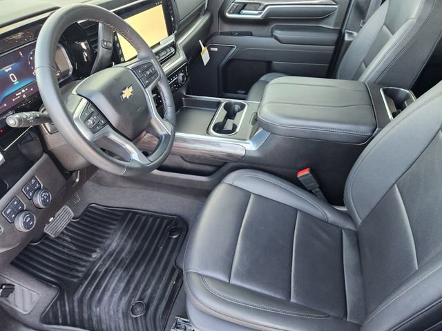Used 2025 Chevrolet Silverado 3500 LTZ w/ LTZ Convenience Package AWD/4WD video 4