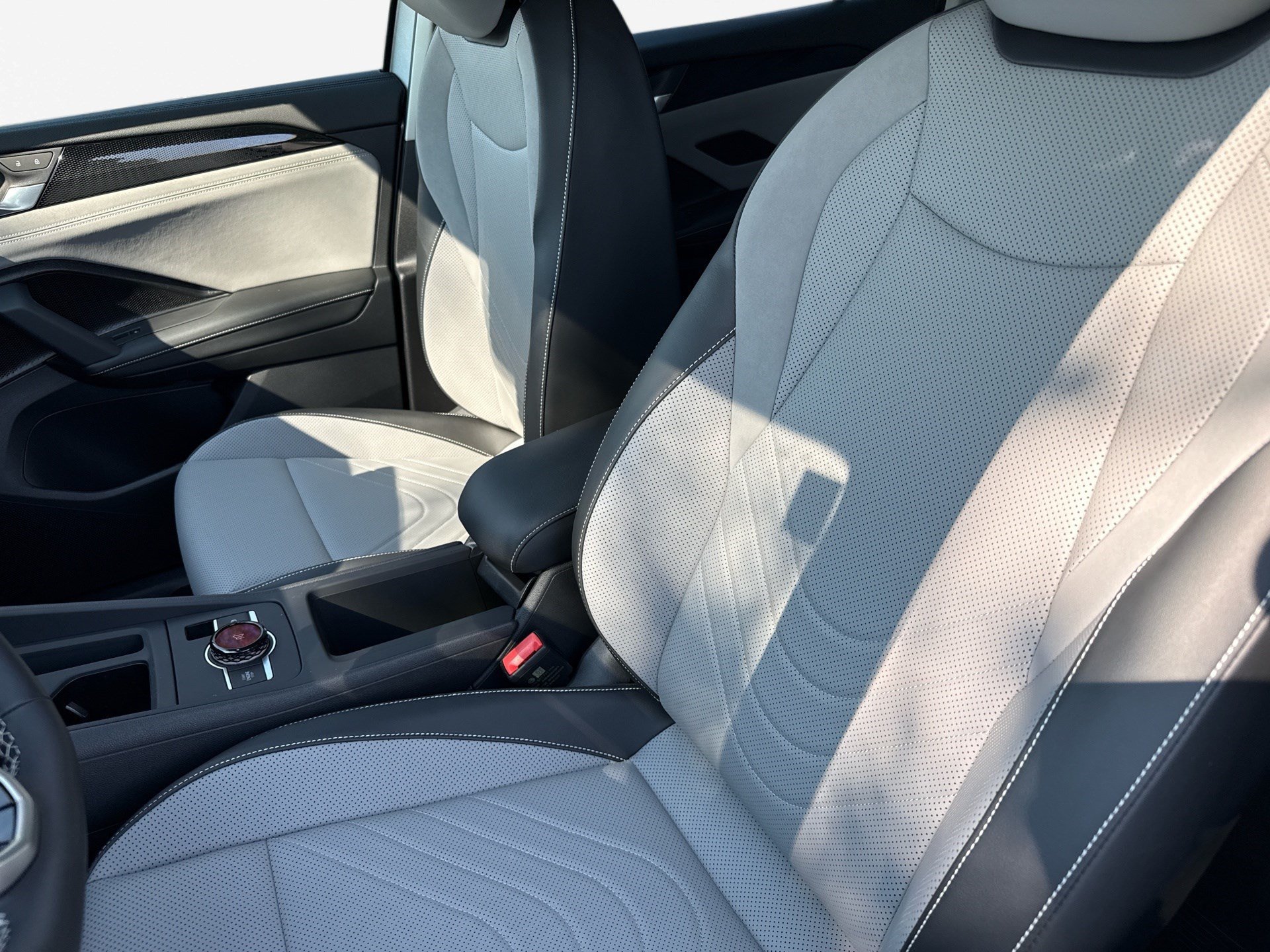 New 2026 Volkswagen Tiguan SE FWD image 14