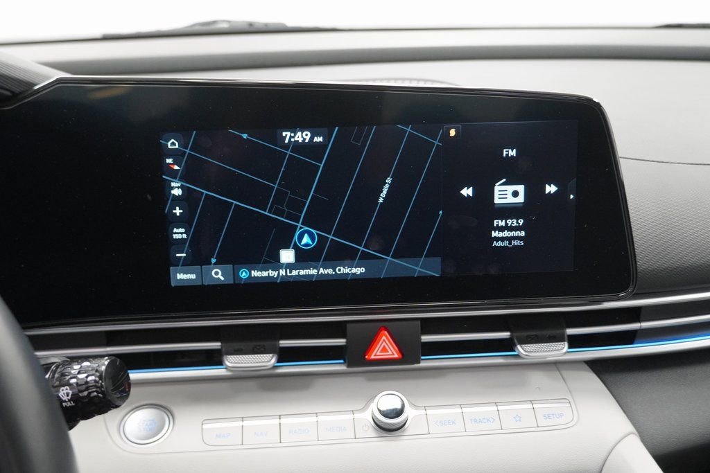 Used 2024 Hyundai Elantra Limited image 28