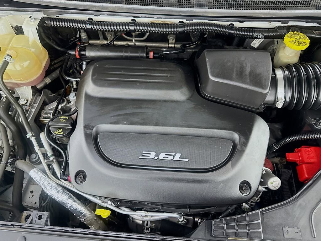 Used 2019 Chrysler Pacifica Limited w/ Tire & Wheel Group image 44