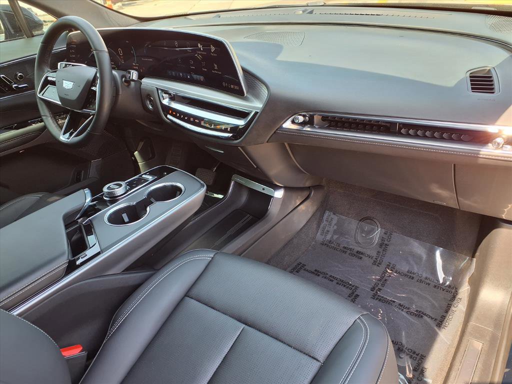 Used 2024 Cadillac Lyriq Luxury RWD image 8