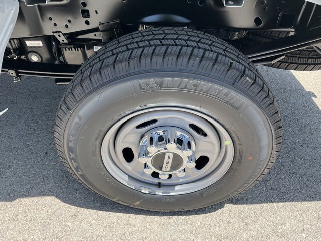 New 2025 Ford F250 XL w/ XL Chrome Package image 5