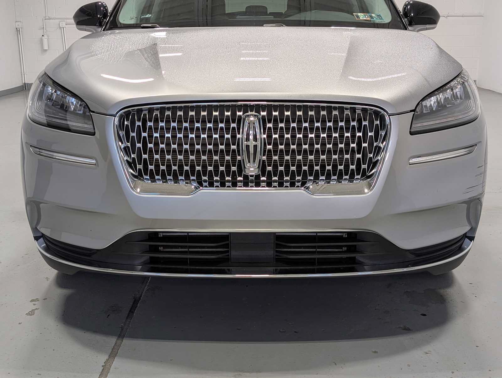 Used 2022 Lincoln Corsair AWD w/ Premium Package image 2